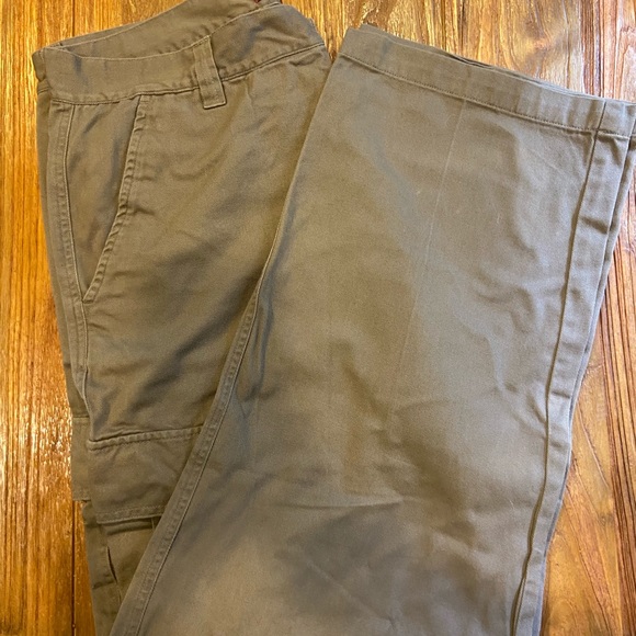 Chaps Pants Chaps Cargo Pants In Very Good Condition Poshmark